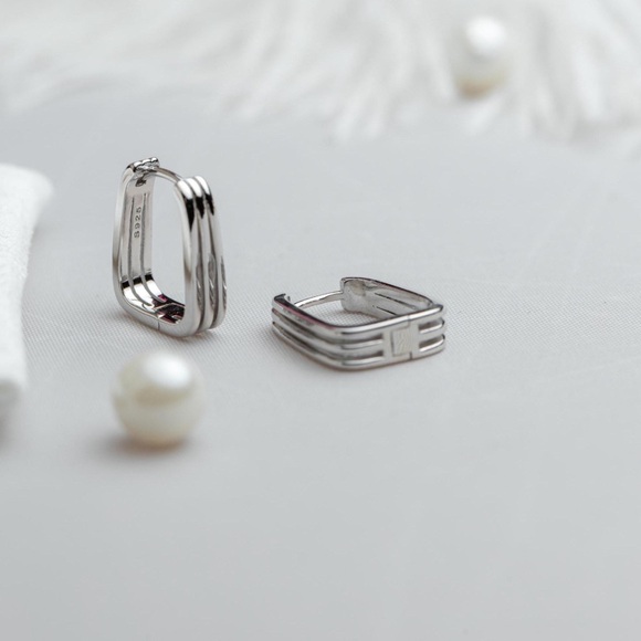 925 sterling  Silver Rectangle Hoop Earrings - Picture 3 of 3